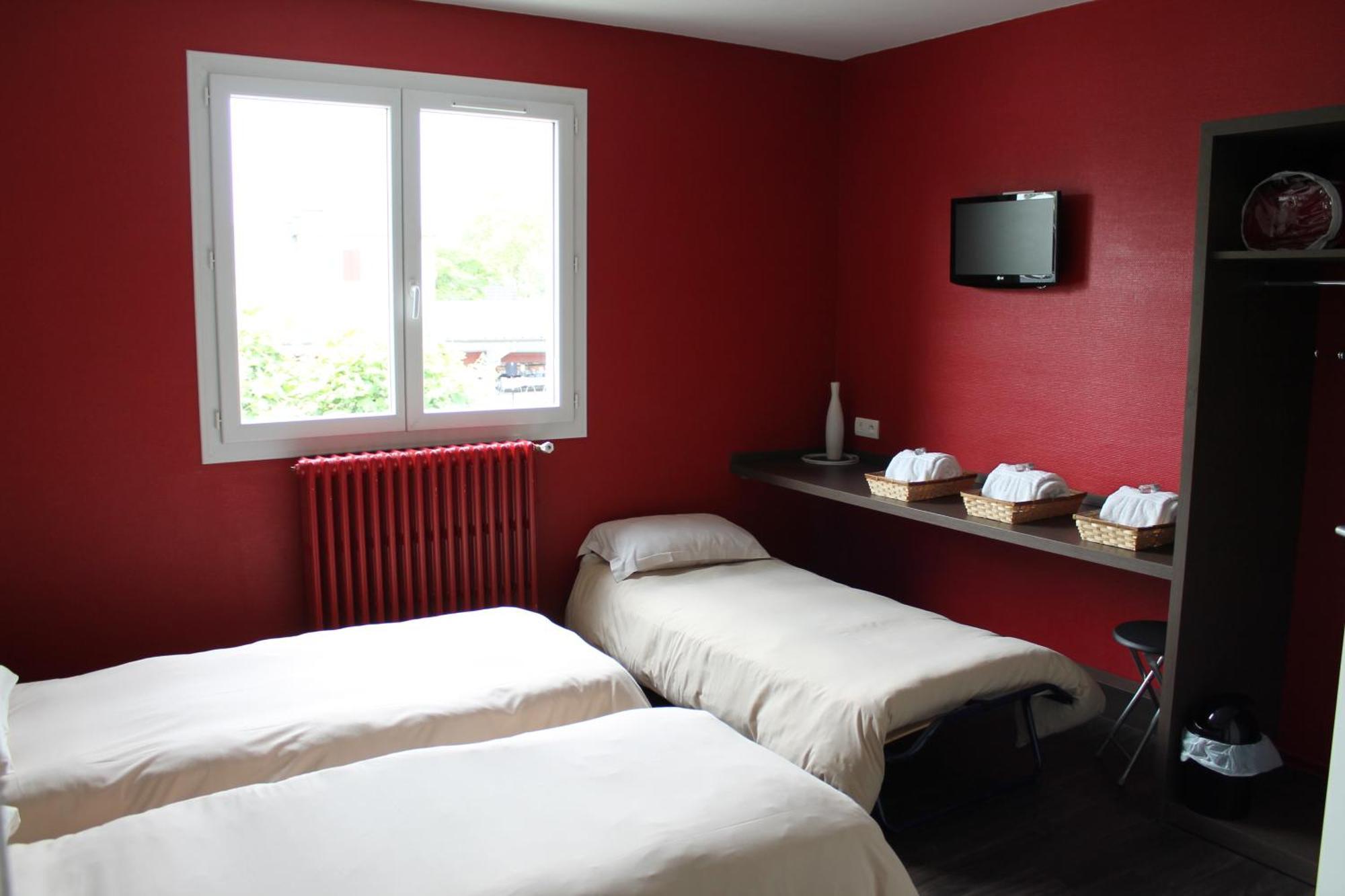 La Hourquie Cafe Otel Morlaas Oda fotoğraf